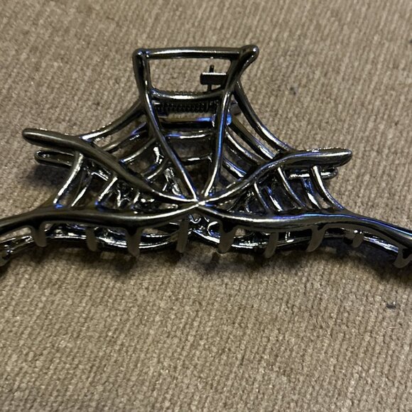 Spider Web Hair Clip Claw 4”long X 2” High  Dark Silver Color Goth Emo Punk New - Picture 2 of 6